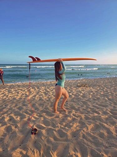 ugc-au-pair-usa-surfen-strand-janina