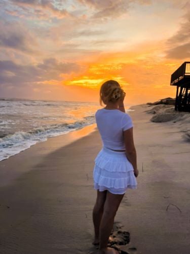 Lara am Strand beim Schüleraustausch in den USA mit AIFS