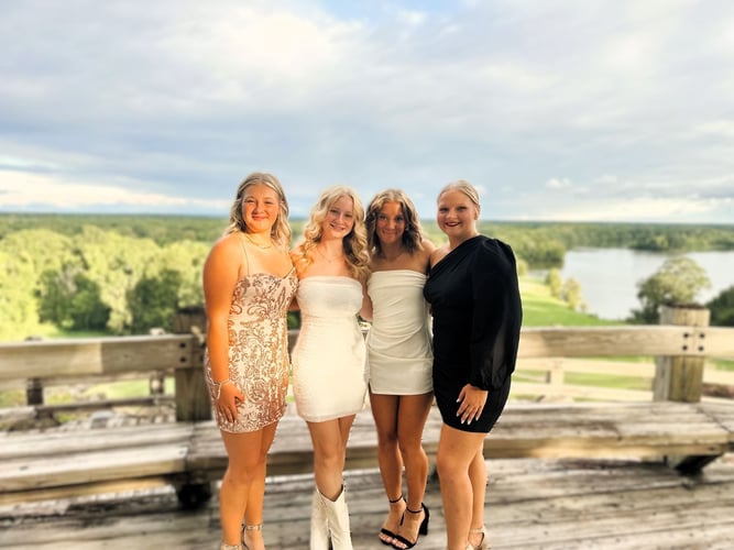 Lara und Freunde während ihres Auslandsjahres in den USA mit AIFS