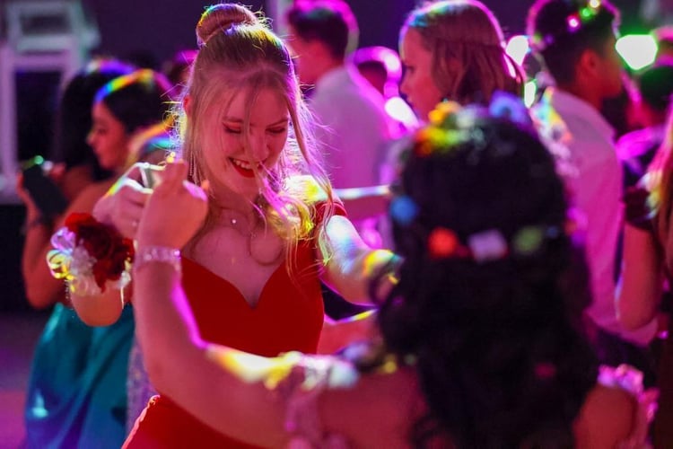 Annas Prom Erfahrungen beim Schüleraustausch mit AIFS