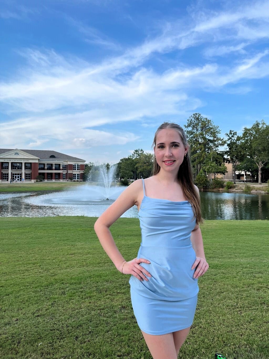 aifs-schueleraustausch-usa-storyteller-hsus-homecoming-ball-prom-kleid-ugc-piah-nichtnutzen